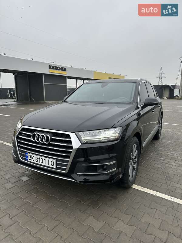 Audi Q7 (2017)