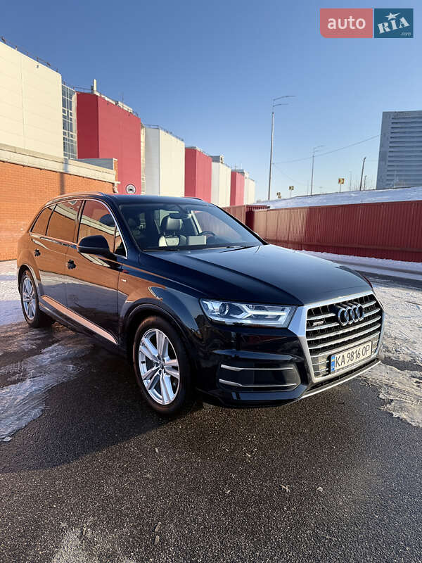 Audi Q7 (2017)