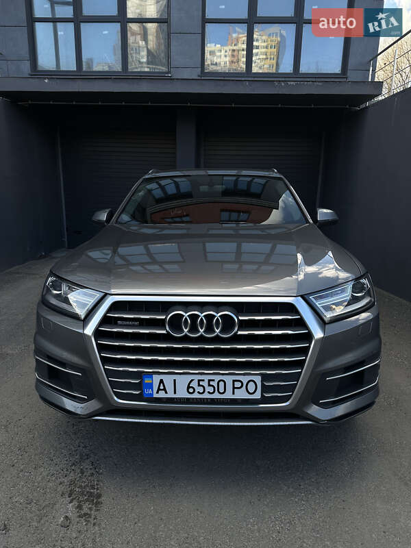Audi Q7 (2016)
