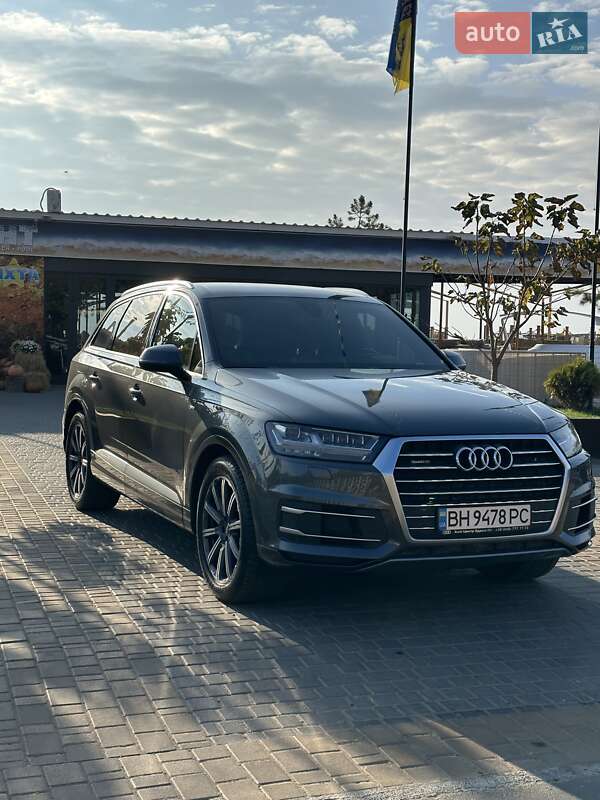 Audi Q7 (2017)