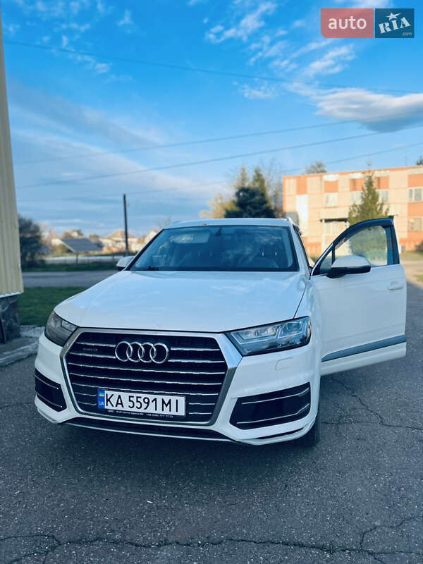 Audi Q7 (2017)