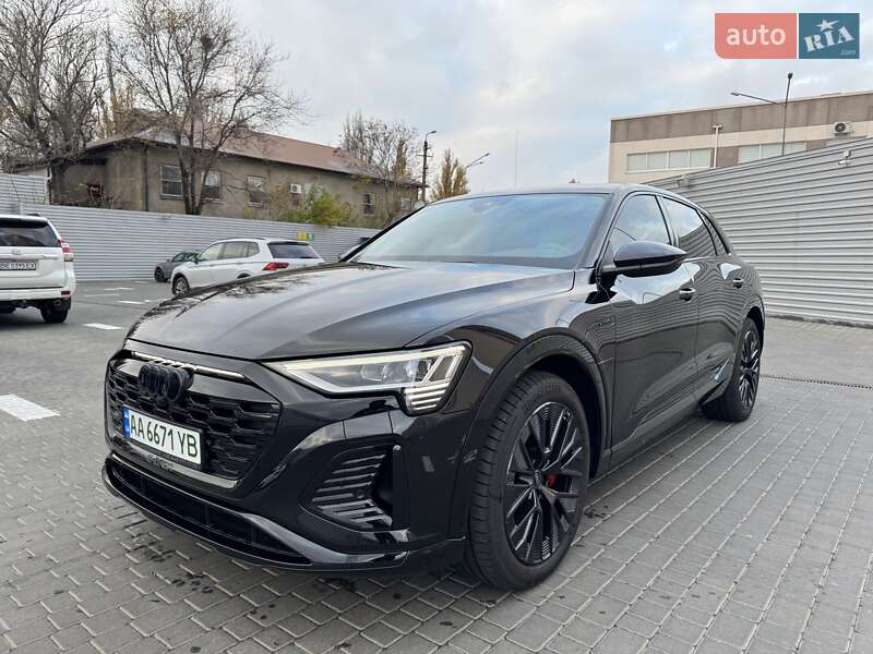 Audi Q8 e-tron (2024)