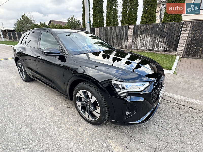 Audi Q8 e-tron (2024)