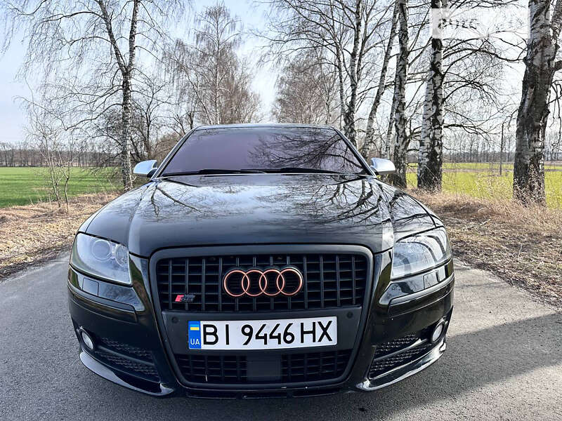 Audi S8 (2007)