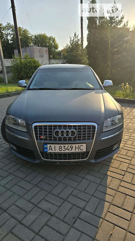 Audi S8 (2008)