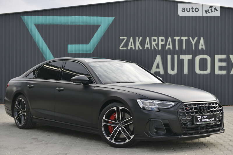 Audi S8 (2023)