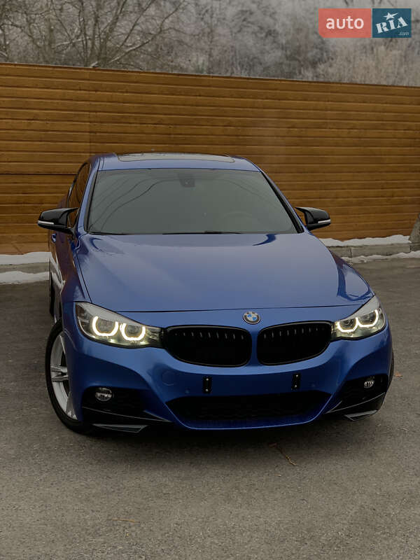 Bmw 330xi (2017)