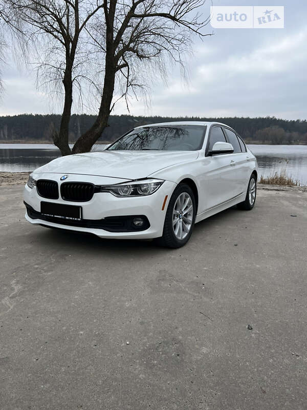 Bmw 320i xdrive (2017)