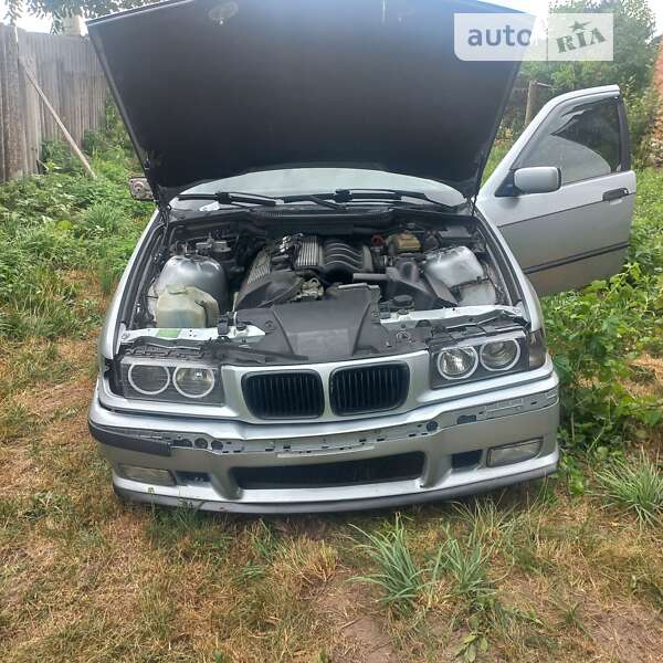 Bmw 323i (1997)