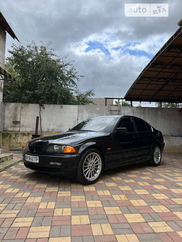 Bmw 323i (1998)