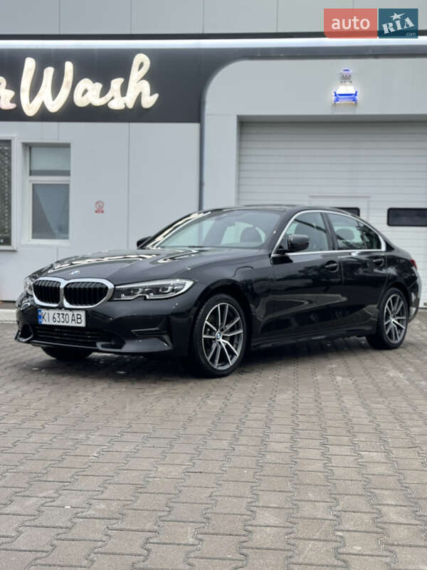 Bmw 330e (2021)