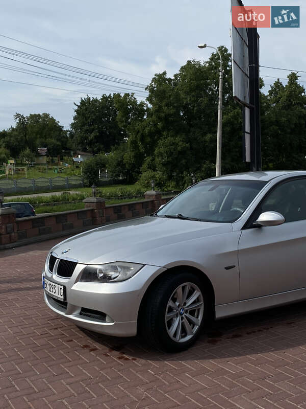 Bmw 3 series (2005)