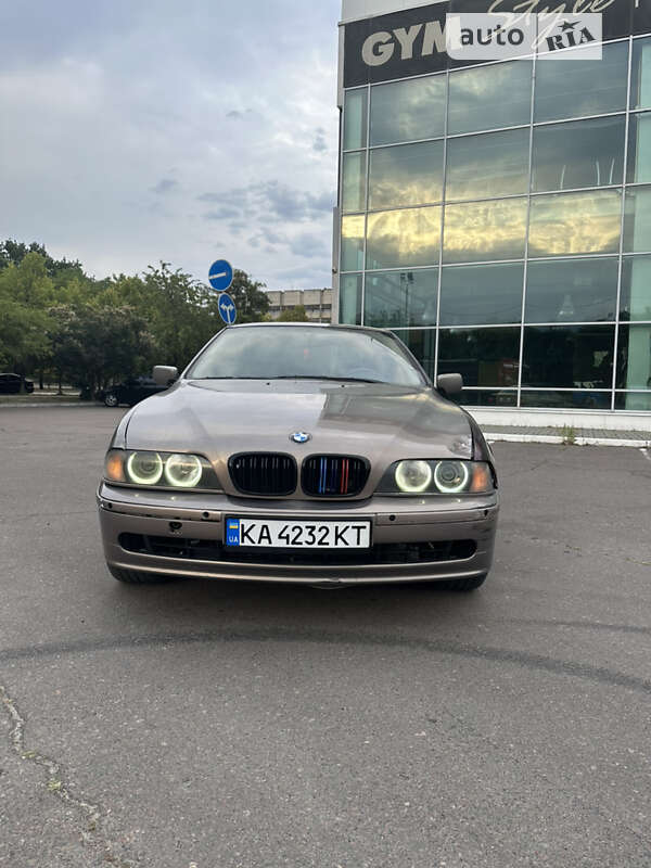 Bmw 520i (2002)