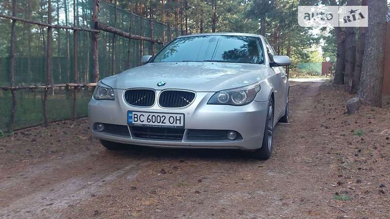 Bmw 523i (2005)
