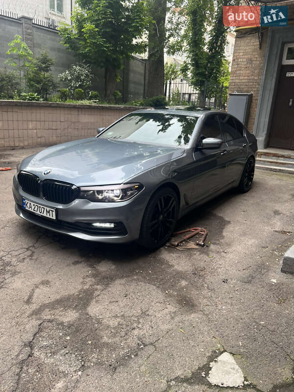 Bmw 5 series (2017)
