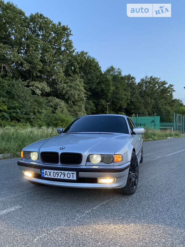 Bmw 7 series (1999)