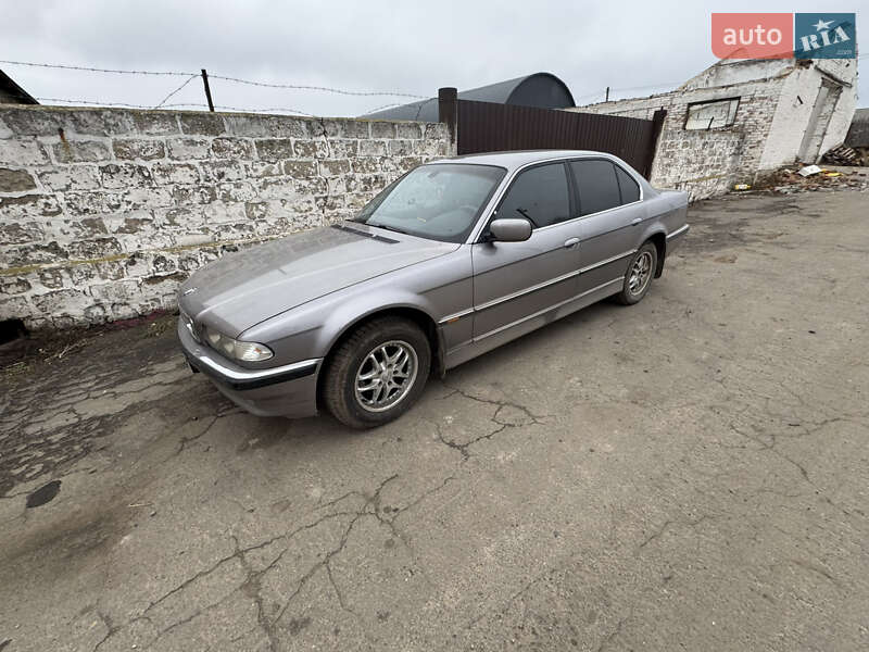 Bmw 7 series (2000)