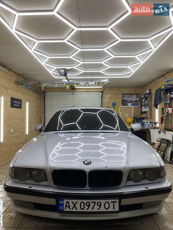 Bmw 7 series (1999)