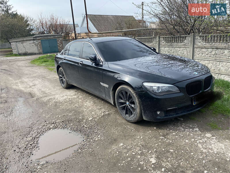Bmw 7 series (2011)