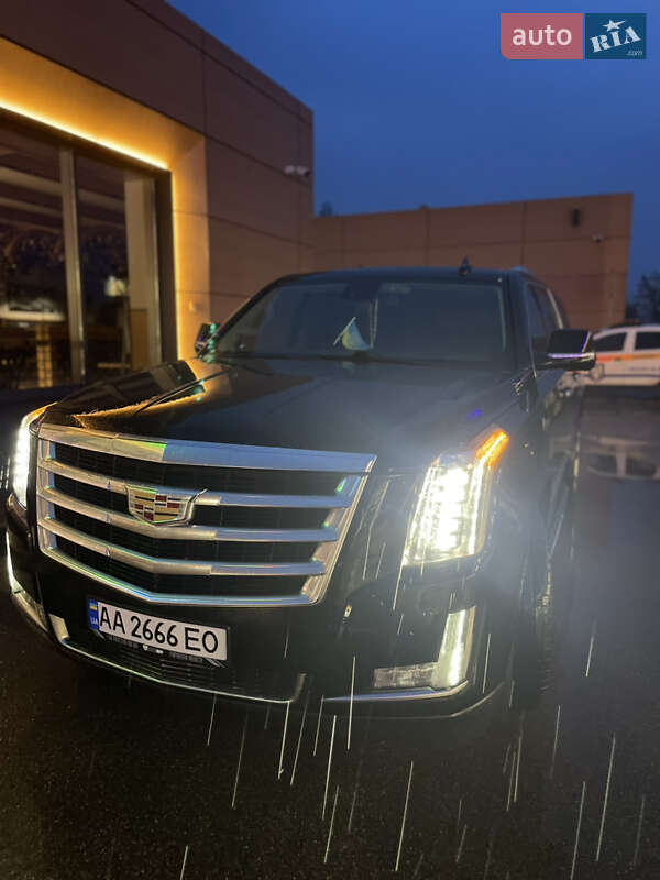 Cadillac Escalade (2015)