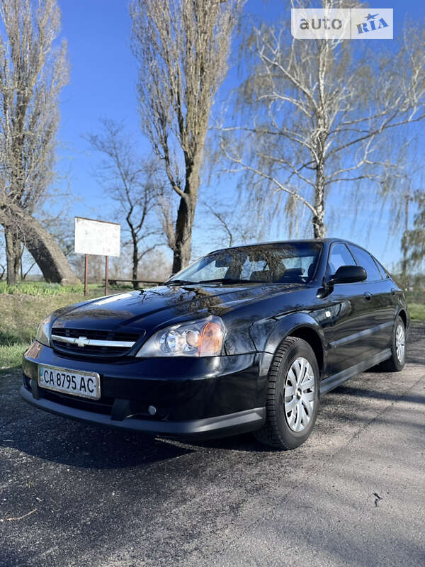 Chevrolet Evanda (2005)
