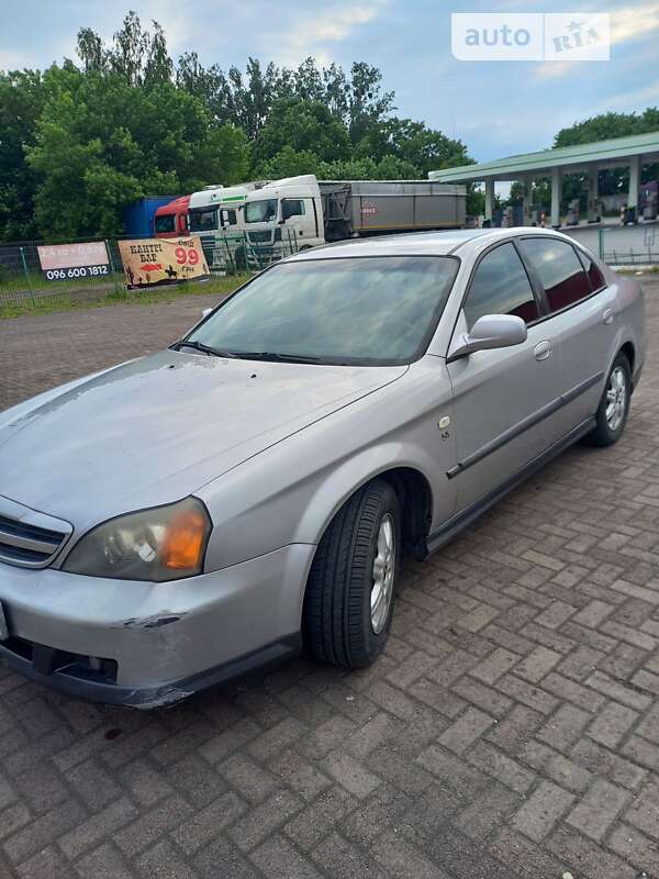Chevrolet Evanda (2005)