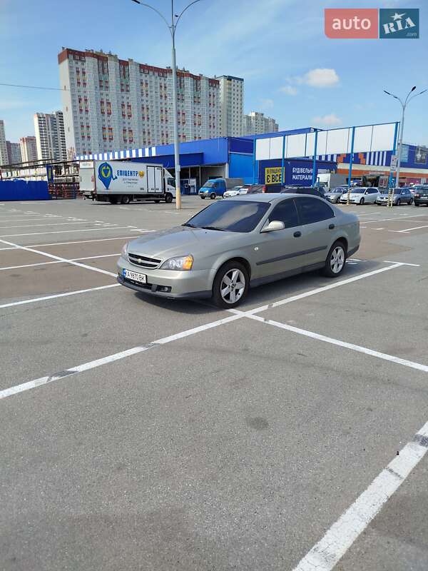 Chevrolet Evanda (2005)