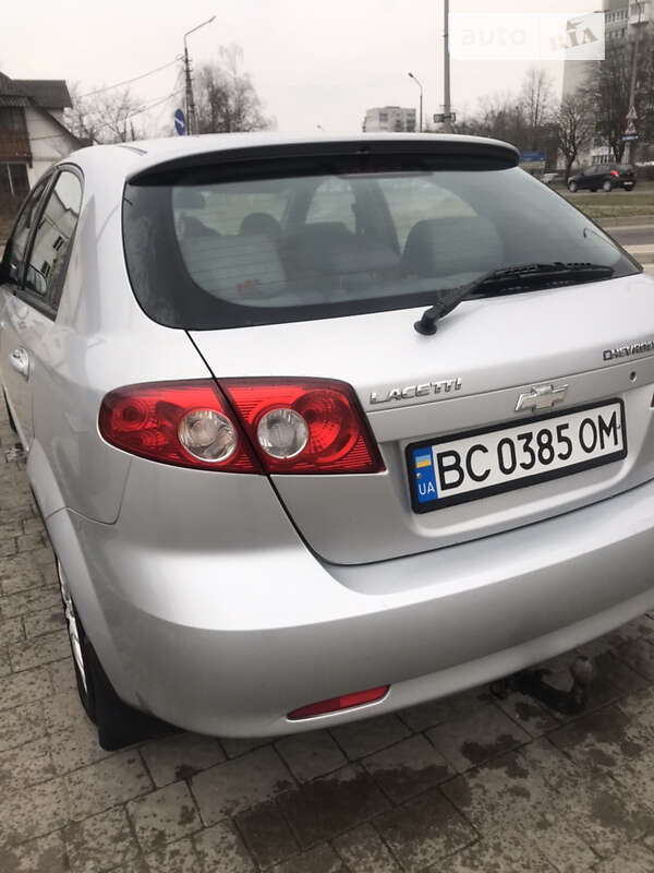 Chevrolet Lacetti (2005)