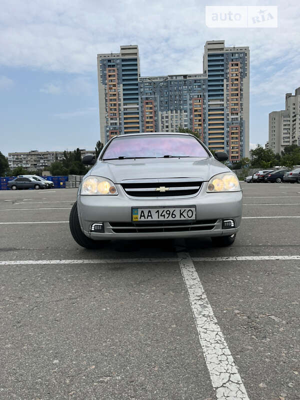 Chevrolet Lacetti (2005)