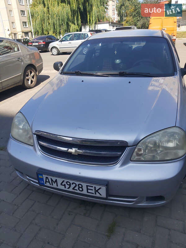 Chevrolet Lacetti (2004)
