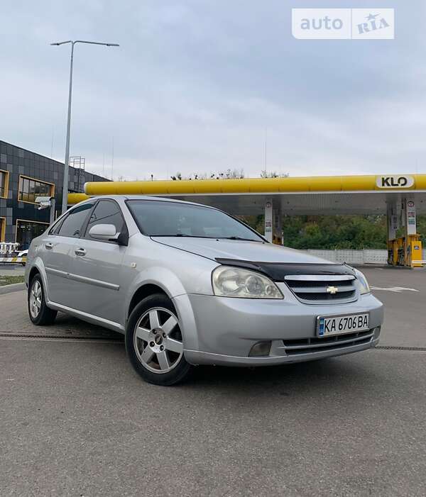 Chevrolet Lacetti (2004)