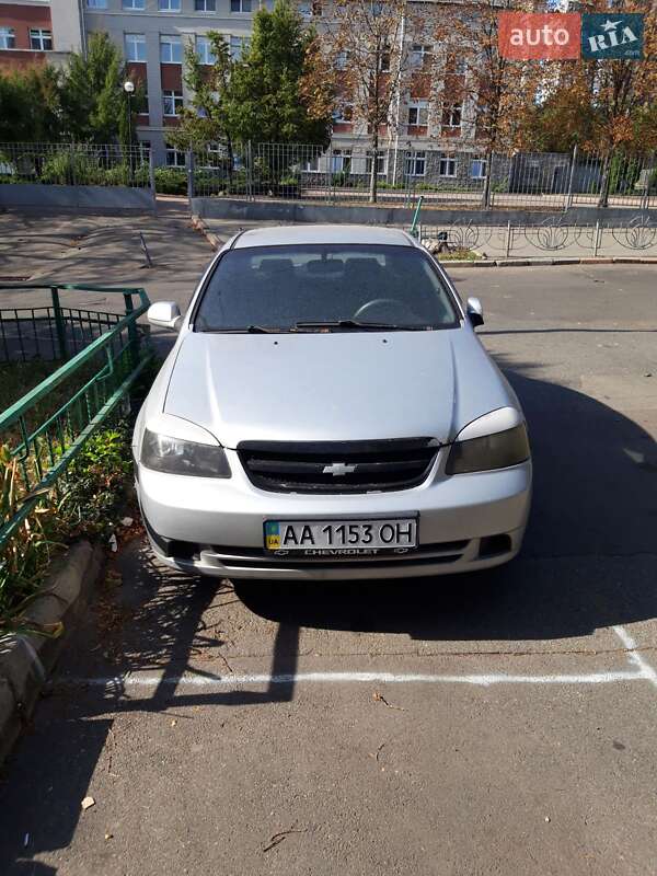 Chevrolet Lacetti (2005)