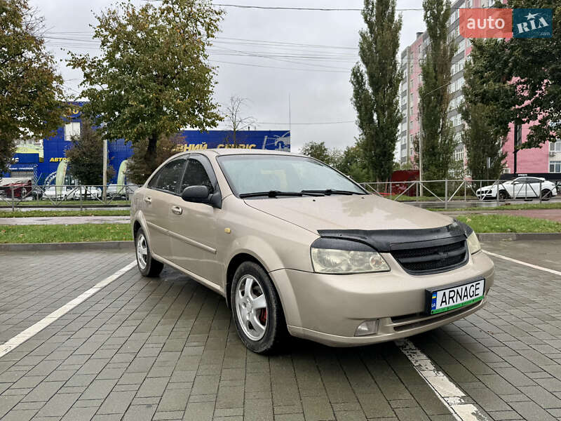 Chevrolet Lacetti (2005)