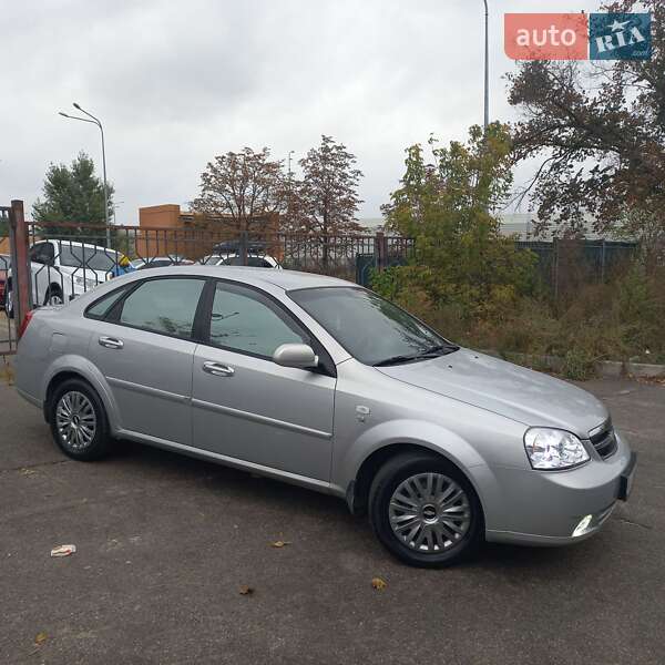 Chevrolet Lacetti (2005)
