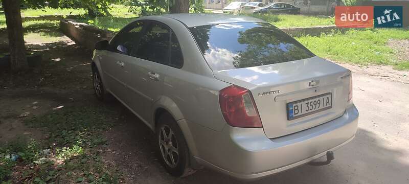 Chevrolet Lacetti (2005)