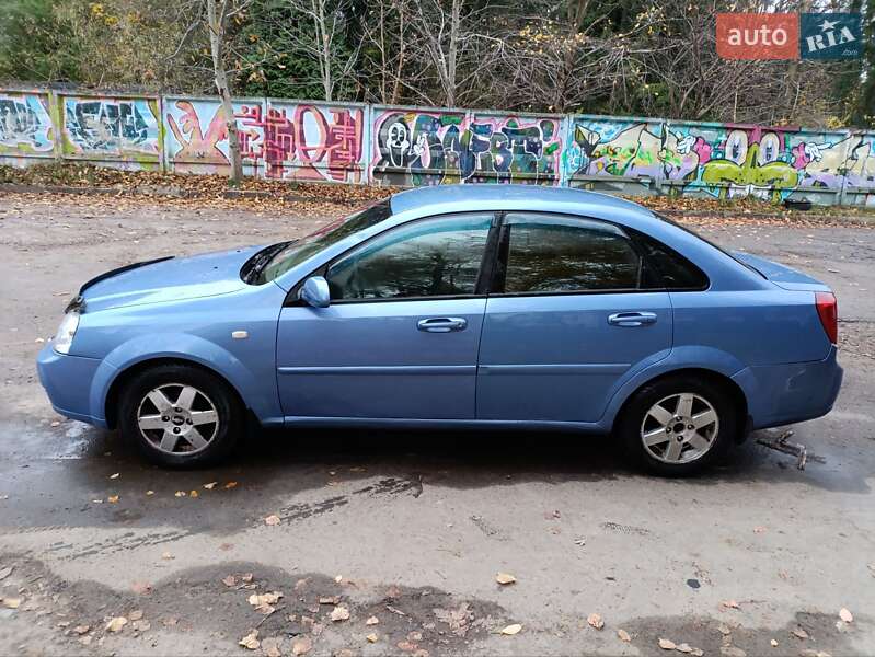 Chevrolet Lacetti (2005)