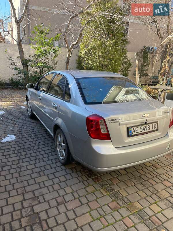 Chevrolet Lacetti (2004)