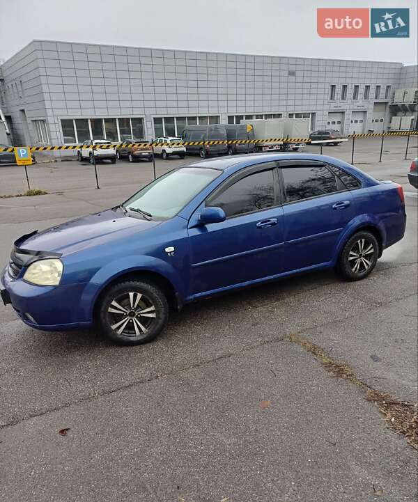 Chevrolet Lacetti (2005)