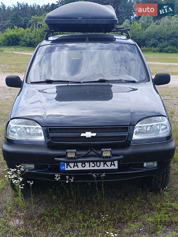 Chevrolet Niva (2008)