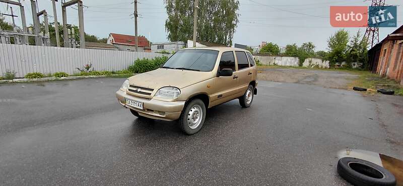 Chevrolet Niva (2005)