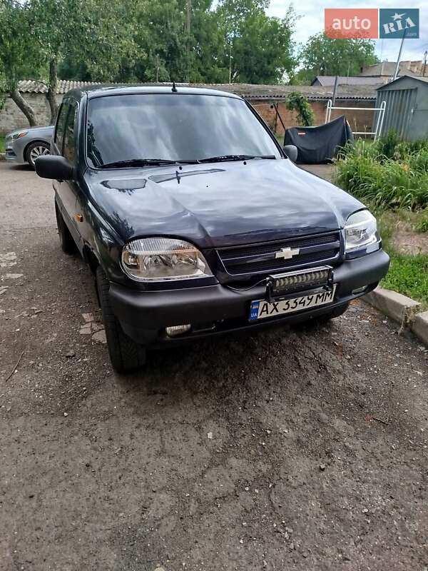 Chevrolet Niva (2005)