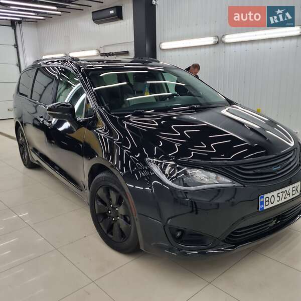 Chrysler Pacifica (2017)