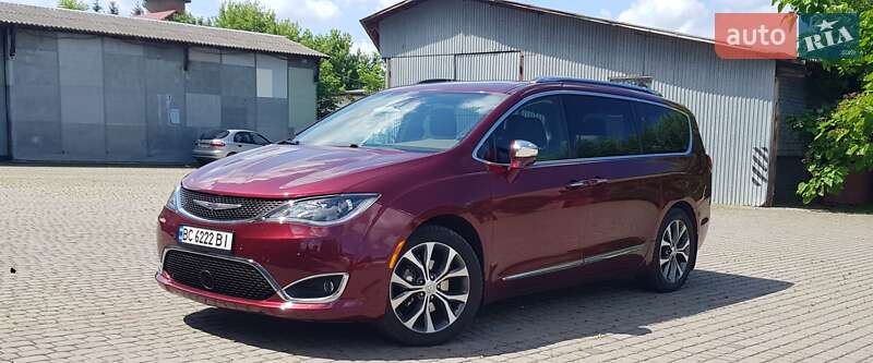 Chrysler Pacifica (2016)