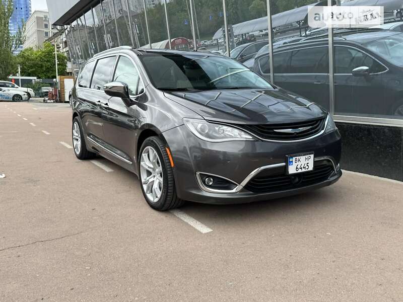Chrysler Pacifica (2017)