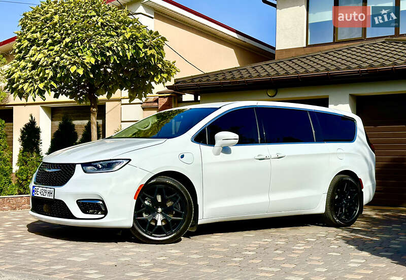 Chrysler Pacifica (2022)