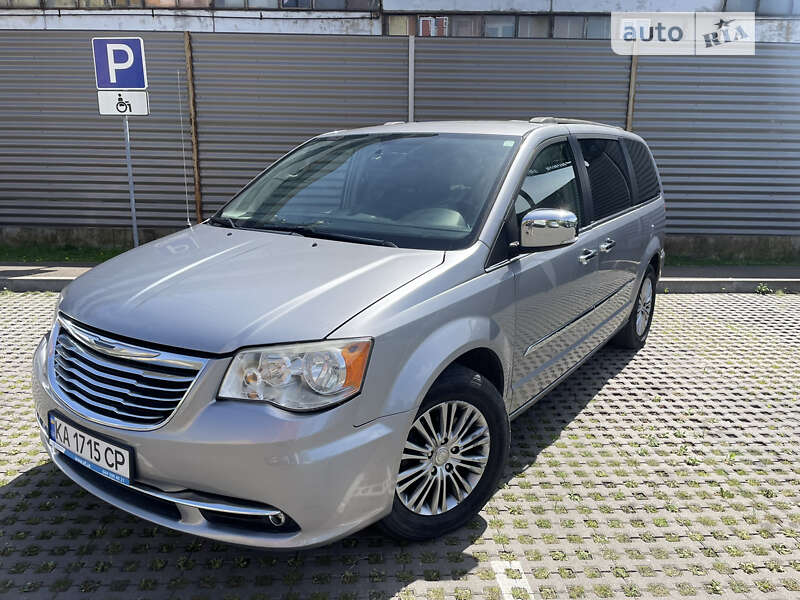 Chrysler Town country (2014)