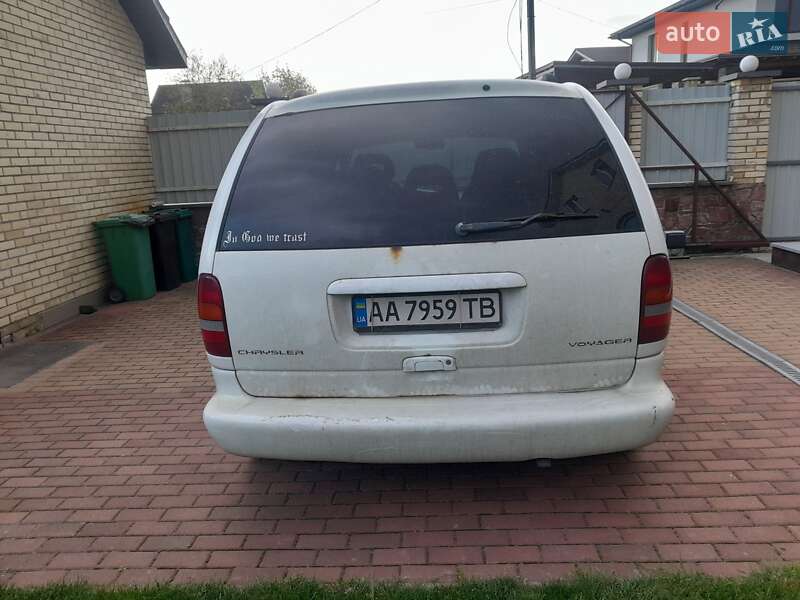 Chrysler Voyager (2000)