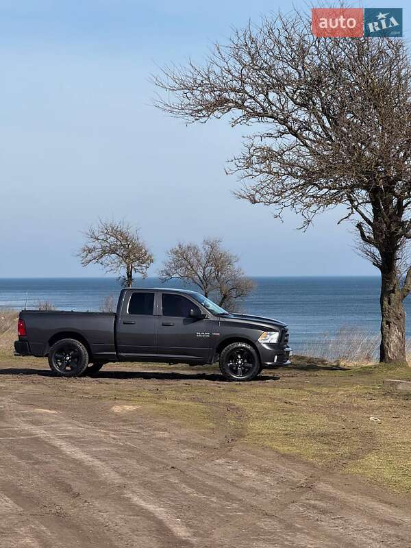 Dodge Ram 1500 (2016)