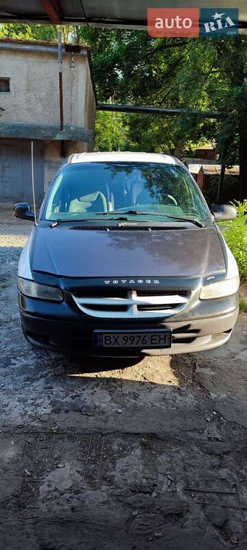 Dodge Ram van (1999)