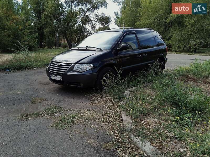 Dodge Ram van (2003)